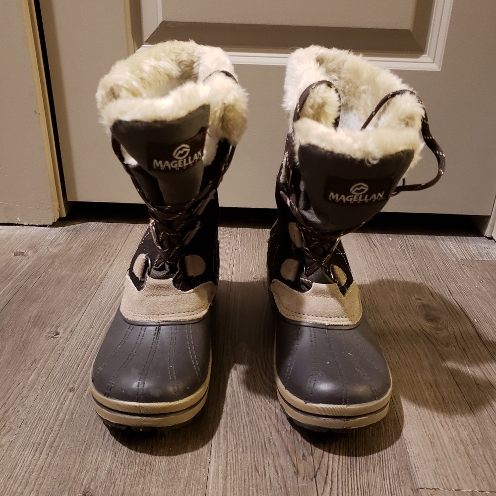 SOLD Rainboots